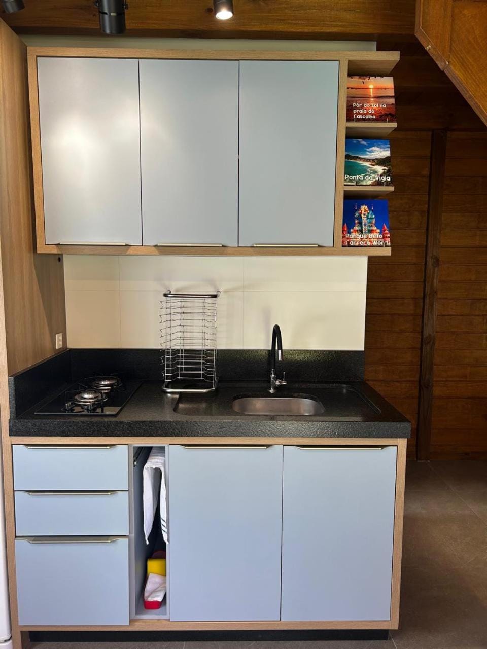 Kitchen or kitchenette, pet friendly, stove