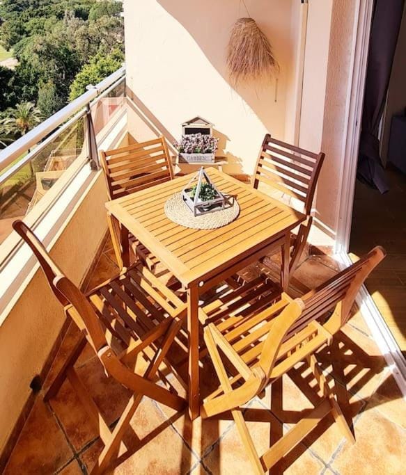 Soleado apartamento Golf y a 900 m de la playa Apartment in Benalmadena