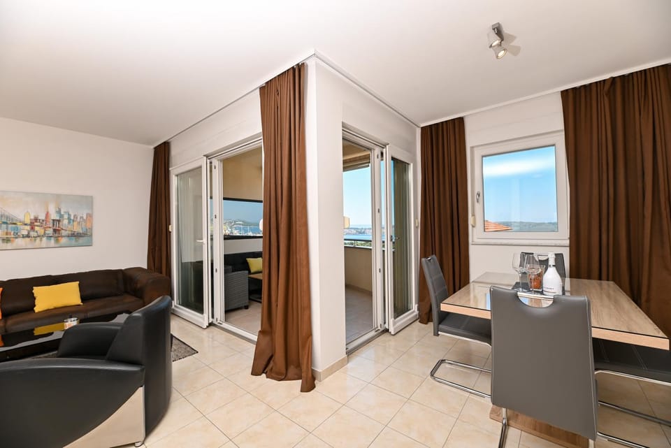 Sunny place with sea view Apartment in Trogir