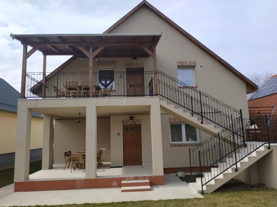 Facade/entrance, Balcony/Terrace, Balcony/Terrace