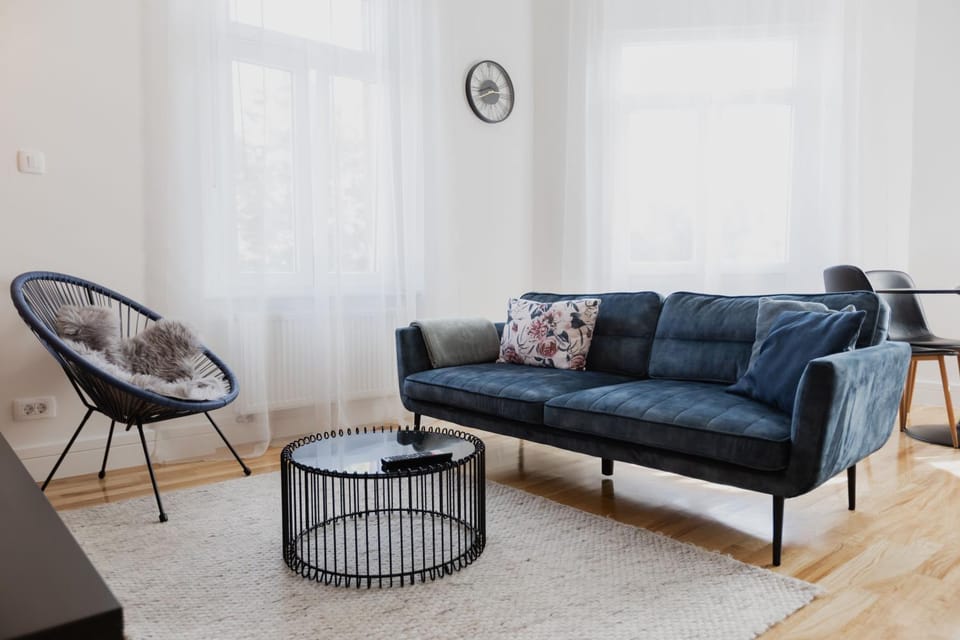 Balcony/Terrace, Living room, Seating area, air conditioner