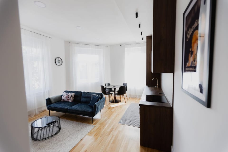 TV and multimedia, Living room, Seating area, kitchen, air conditioner
