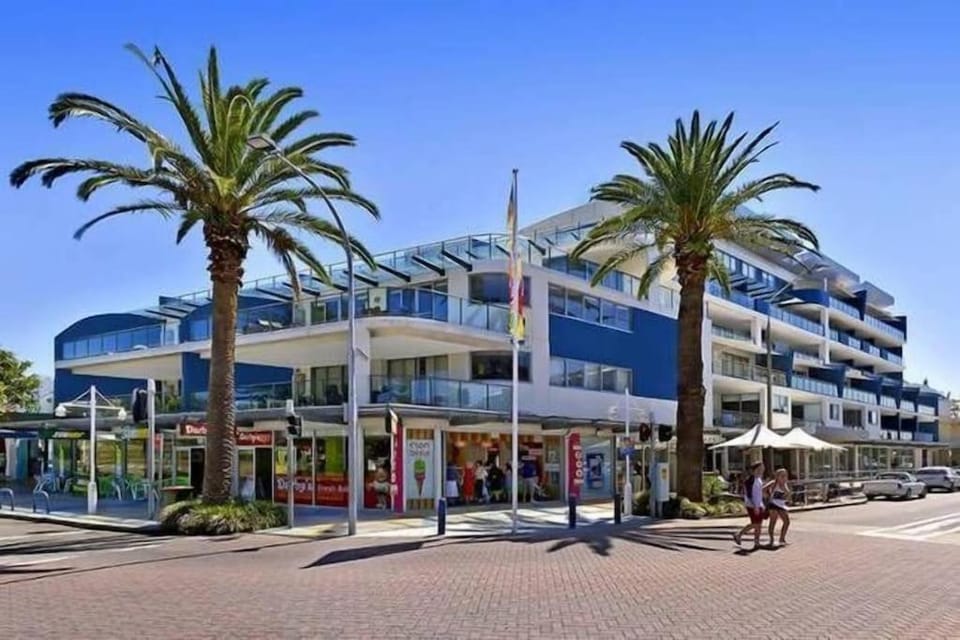 Ocean View Spacious Luxury 3 Bedroom, Pool, Central, Walk everywhere 6PM CHECKOUT Apartment in The Entrance