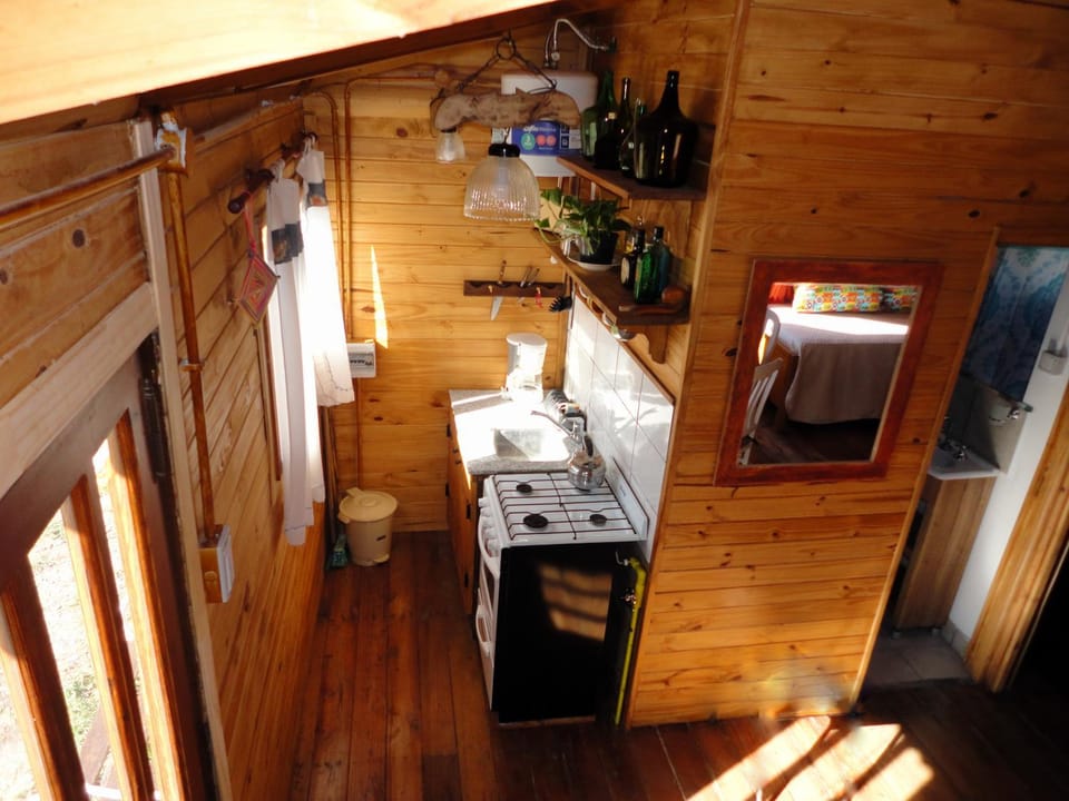 Kitchen or kitchenette, oven, kitchen