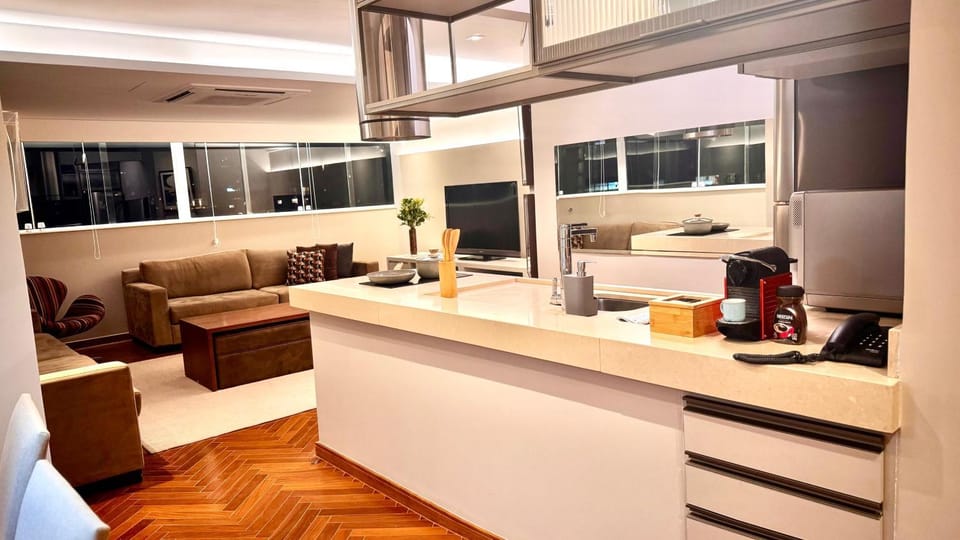 Coffee/tea facilities, Living room, Seating area, Dining area