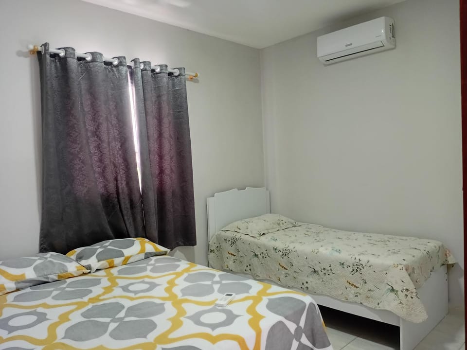 Bed, Photo of the whole room, Bedroom, air conditioner