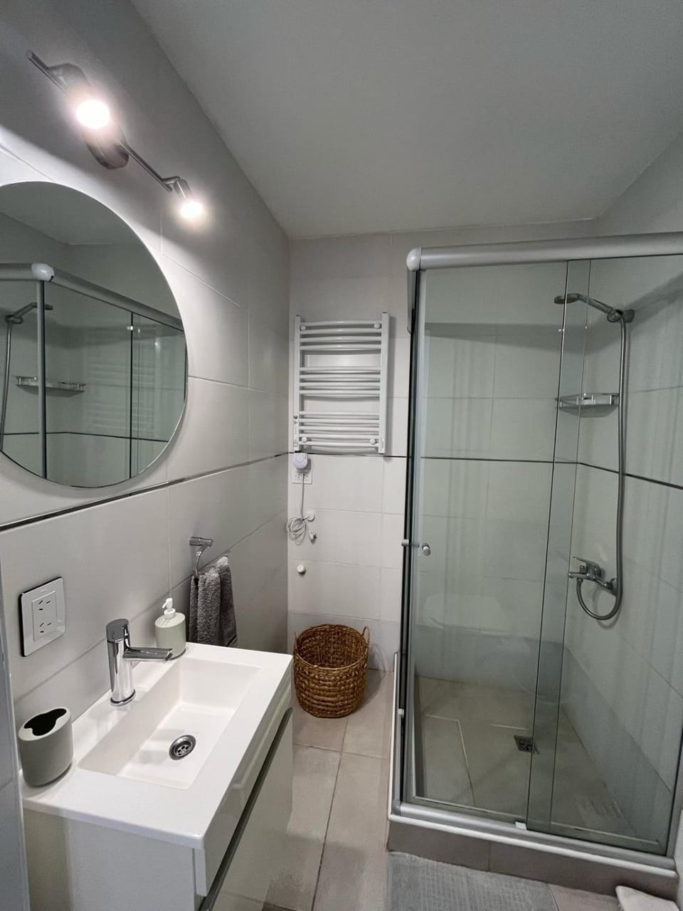Shower, Bathroom, towels