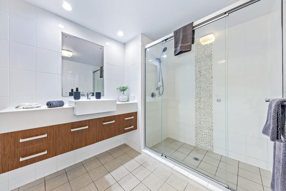 Shower, Bathroom, towels