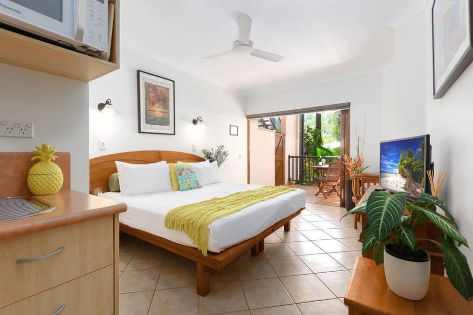 Poolside Villa - Hibiscus 40a Apartment in Port Douglas