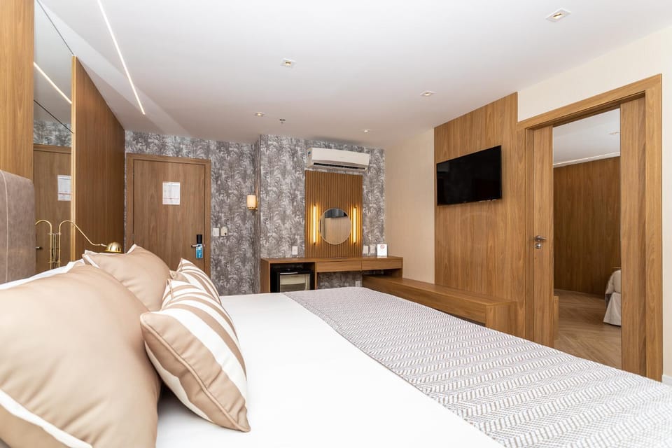 Bed, Photo of the whole room, Bedroom, wardrobe, air conditioner