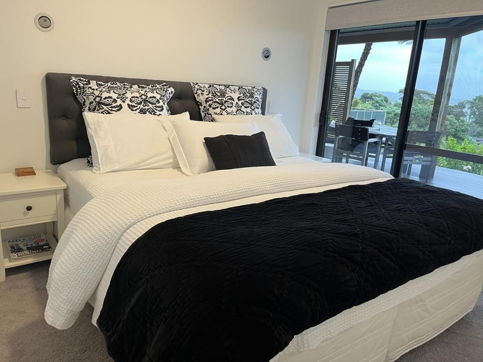 Sea Veiws Russell Apartment in Northland
