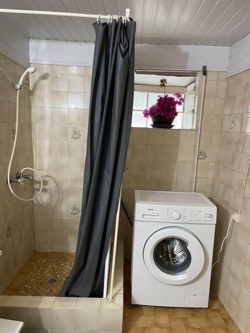 Bathroom, washing machine
