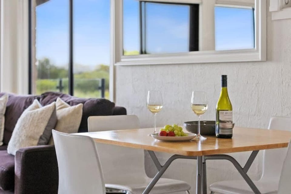 Food and drinks, Seating area