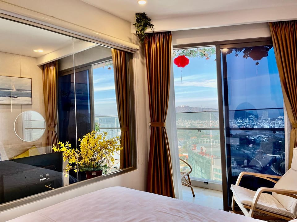 Bed, View (from property/room), Balcony/Terrace, Bedroom