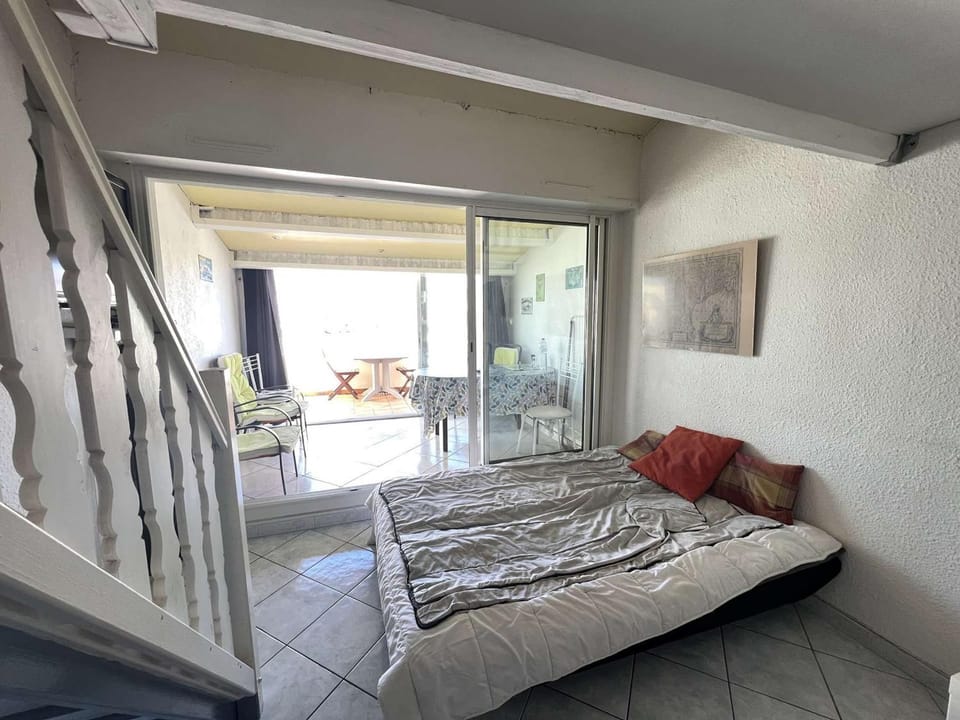 Studio Mezzanine avec Piscine, Clim, Parking et Lave-linge - Proche Plage - FR-1-702-50 Apartment in Agde