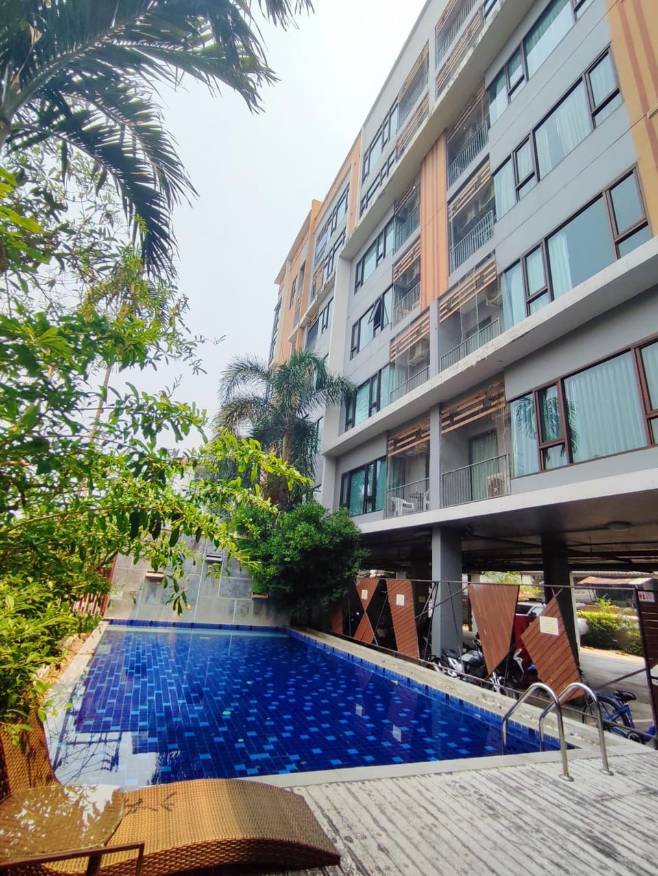 Pool view, Swimming pool, sunbed
