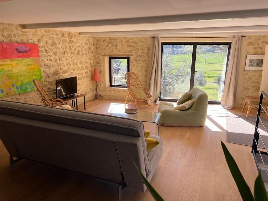 Communal lounge/ TV room, TV and multimedia, Living room, Seating area