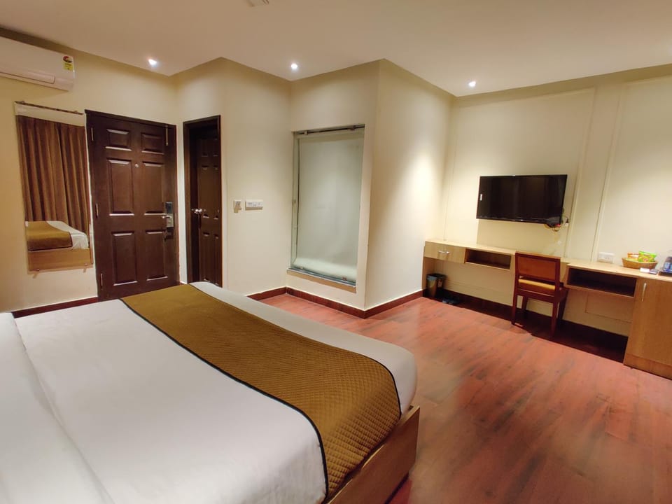 Bed, TV and multimedia