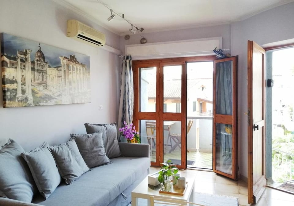 Living room, air conditioner