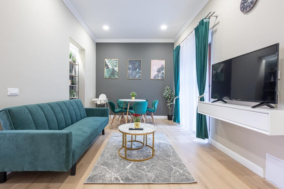 TV and multimedia, Living room, Seating area