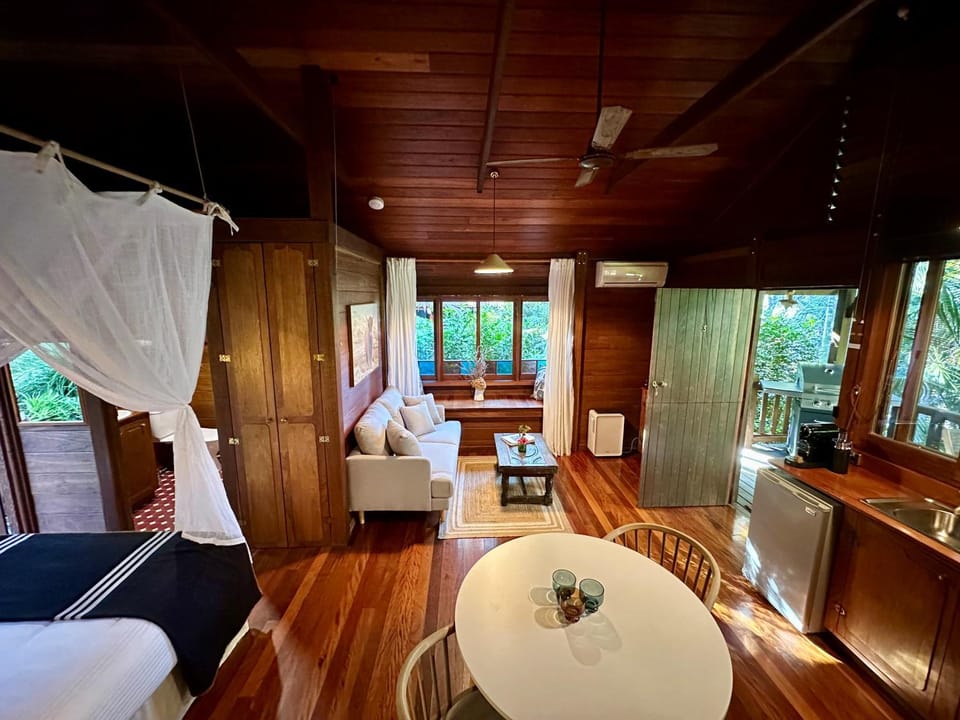 Living room, Photo of the whole room, Dining area