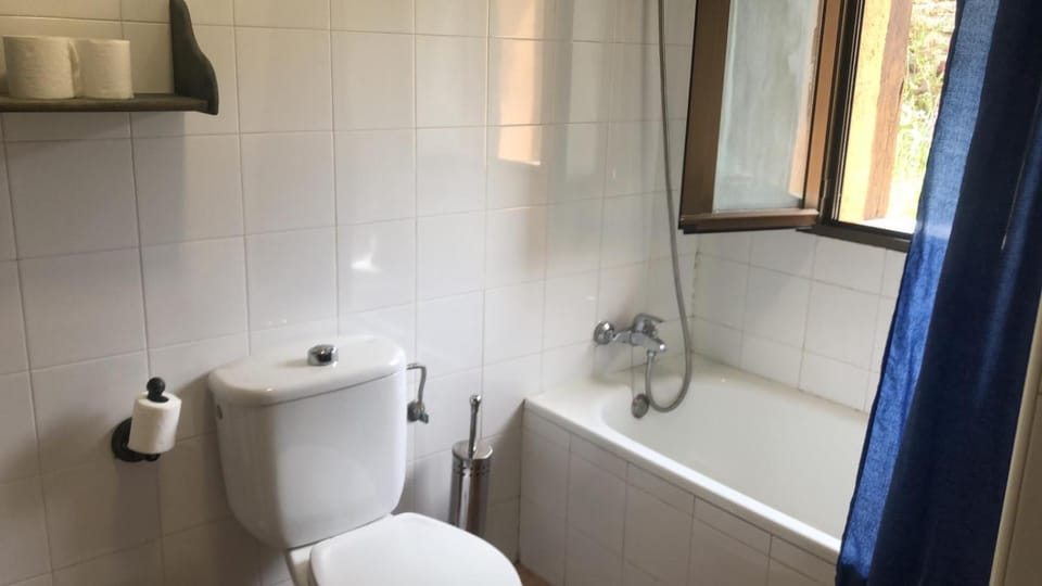 Bathroom, Bath