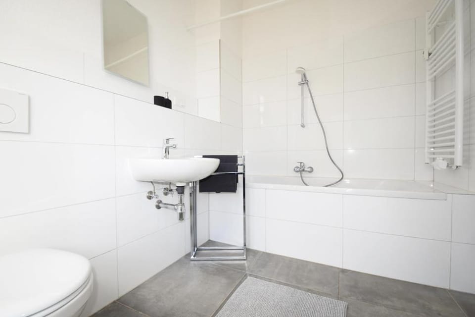 Shower, Toilet, Bathroom, Bath