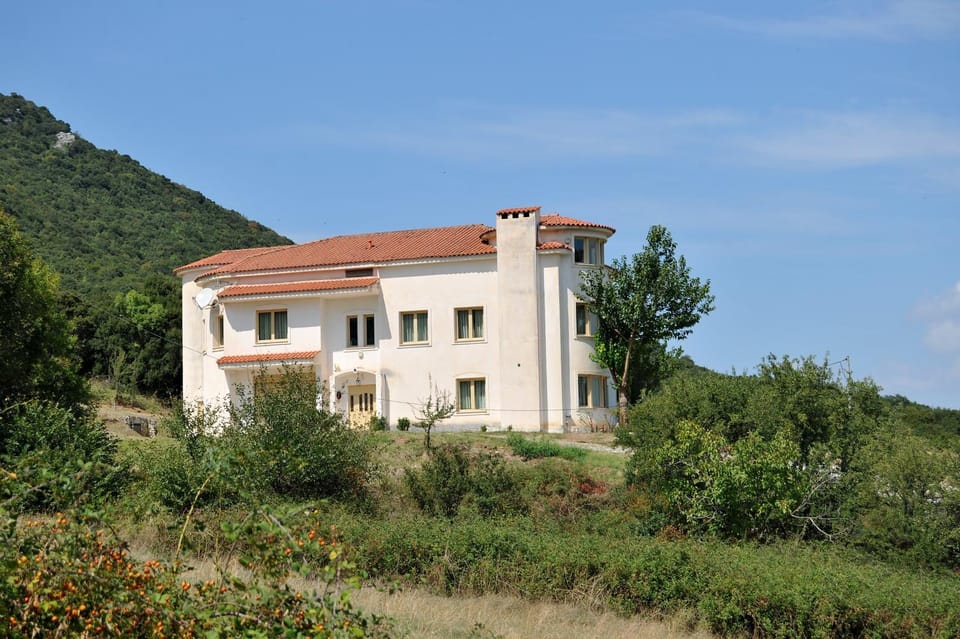 Property building, Day, Natural landscape, Mountain view