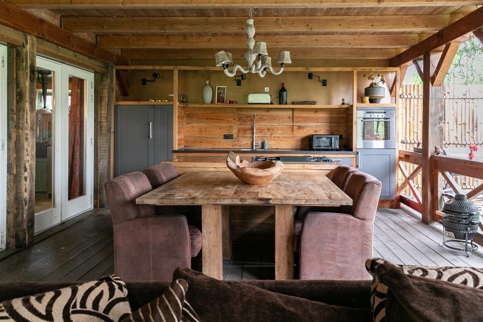 Kitchen or kitchenette, oven, stove