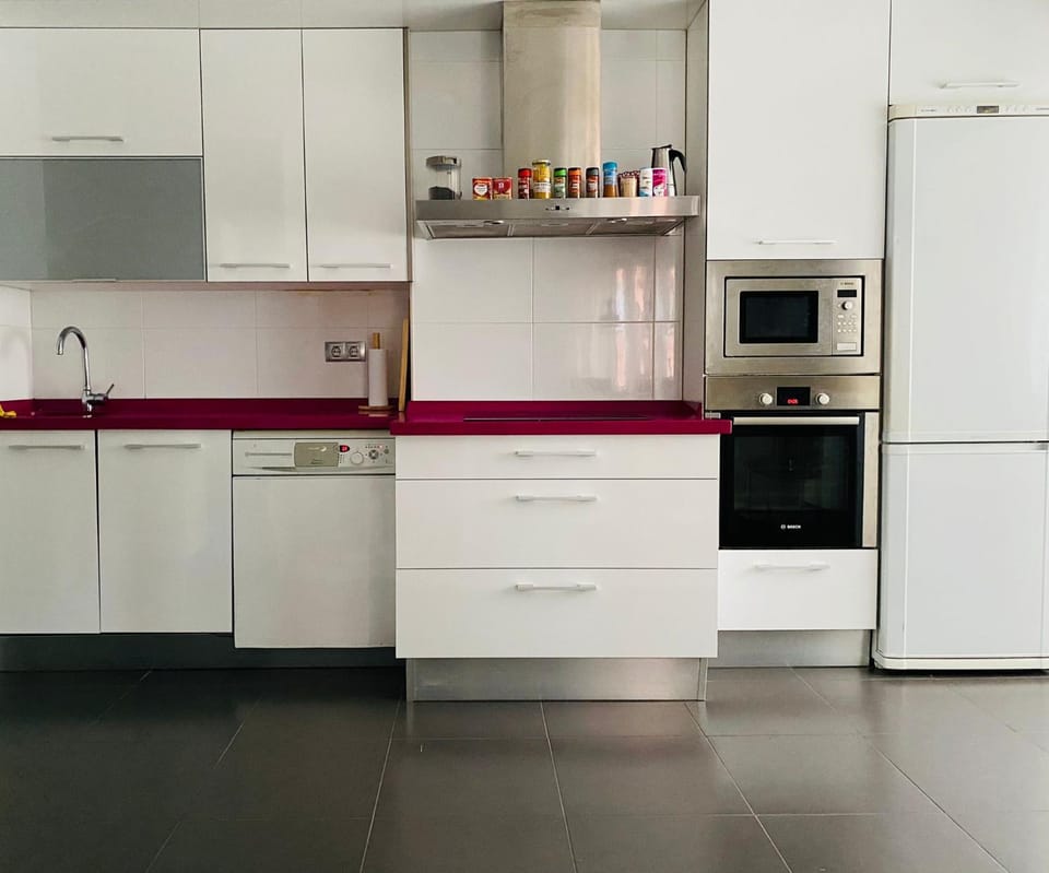 Kitchen or kitchenette, dishwasher, minibar, pet friendly, stove, toaster