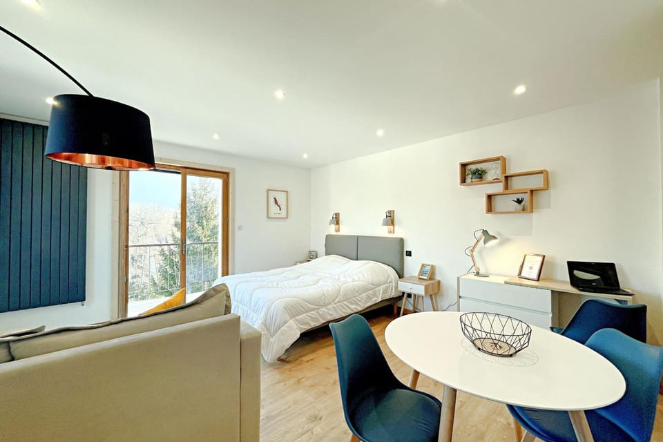 L'Albigny - Lovely Studio - 150 m beach Apartment in Annecy
