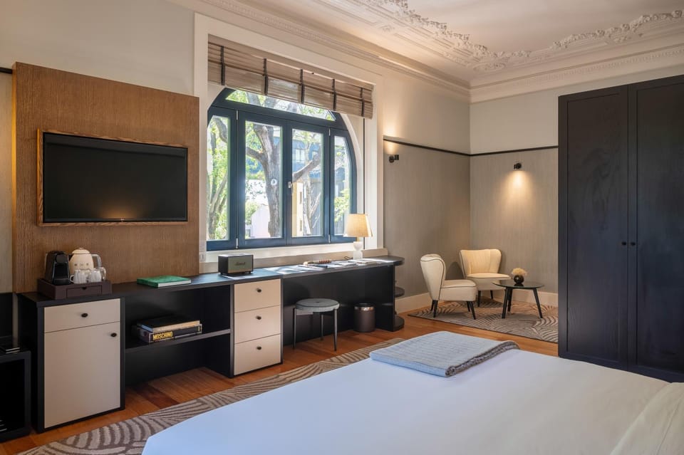 TV and multimedia, Seating area