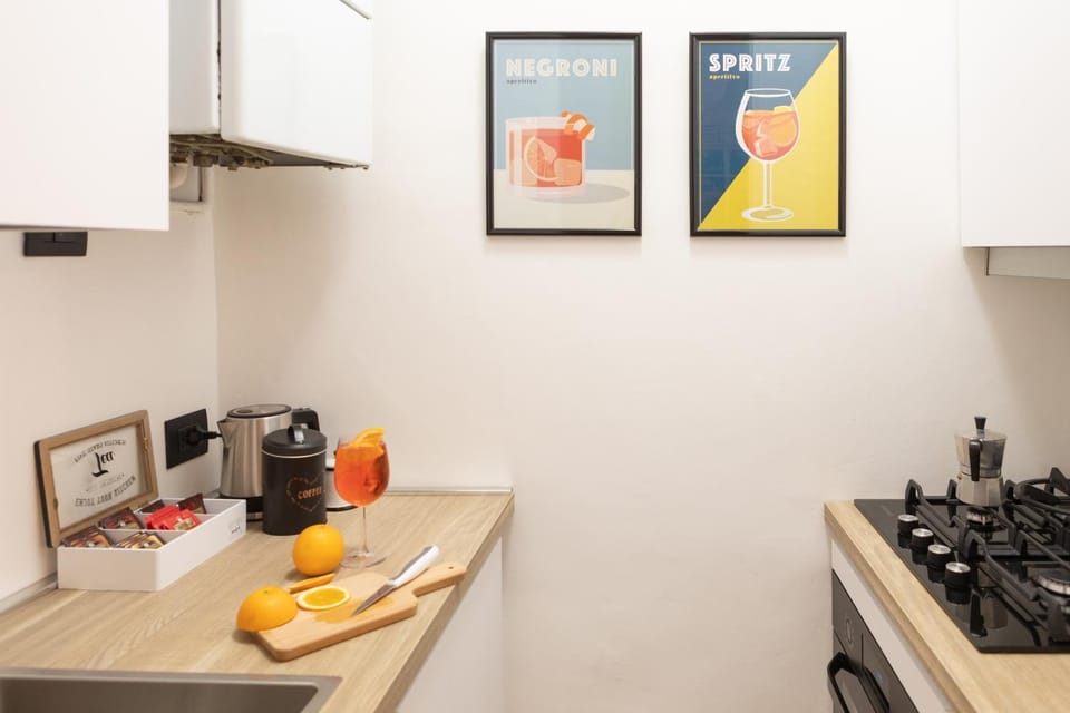 Coffee/tea facilities, Kitchen or kitchenette, Food and drinks, Food, stove