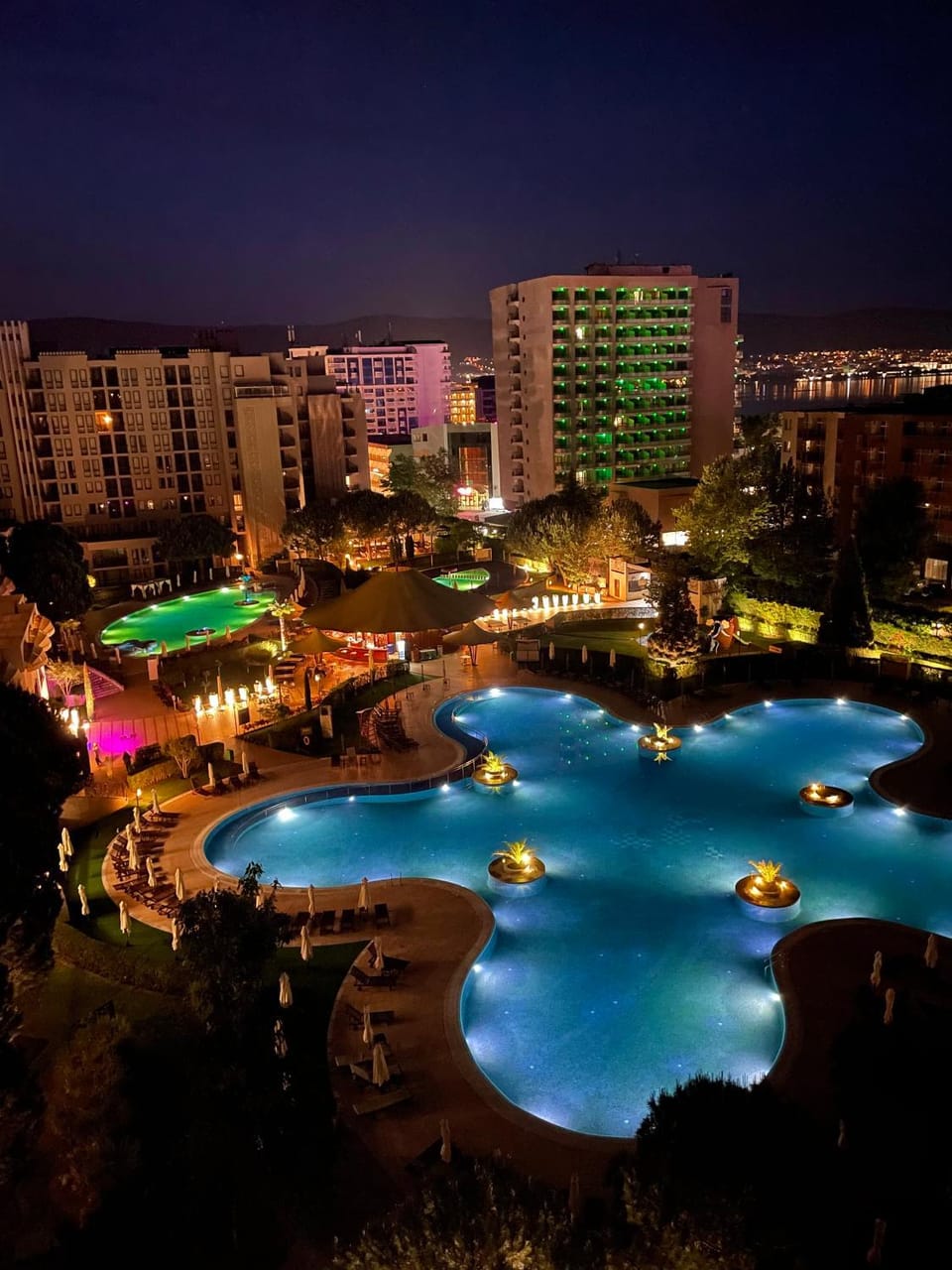 Property building, Night, Bird's eye view, Pool view, Swimming pool, Swimming pool, sunbed