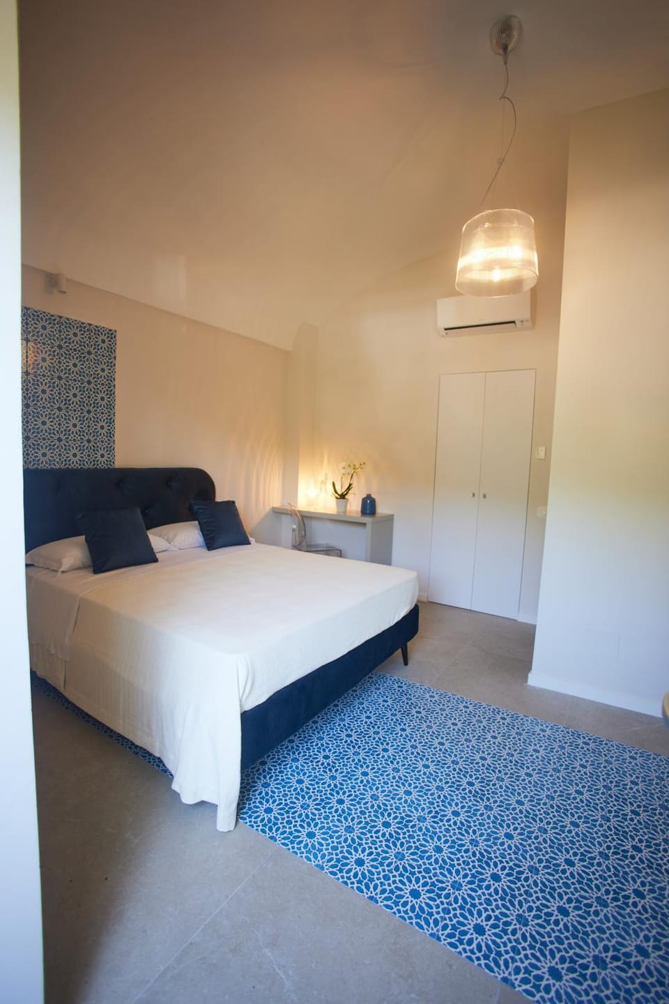 Bed, Bedroom, air conditioner