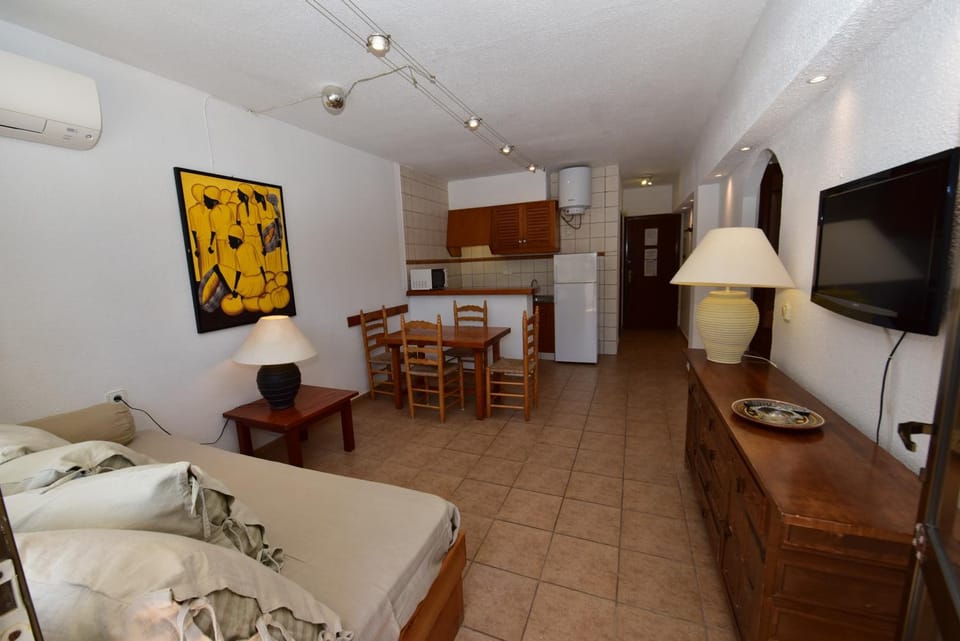 TV and multimedia, Kitchen or kitchenette, Living room