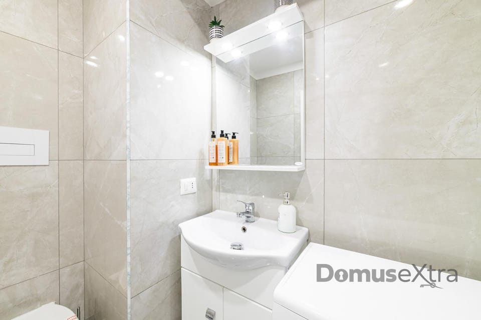 Shower, Bathroom, towels