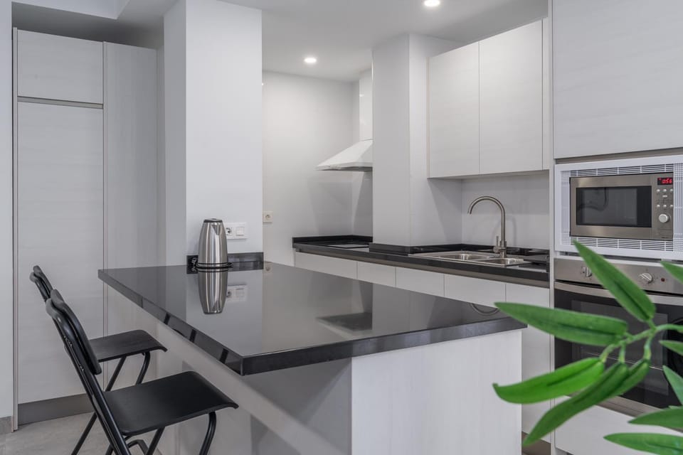 Kitchen or kitchenette, Dining area, dishwasher, pet friendly, stove