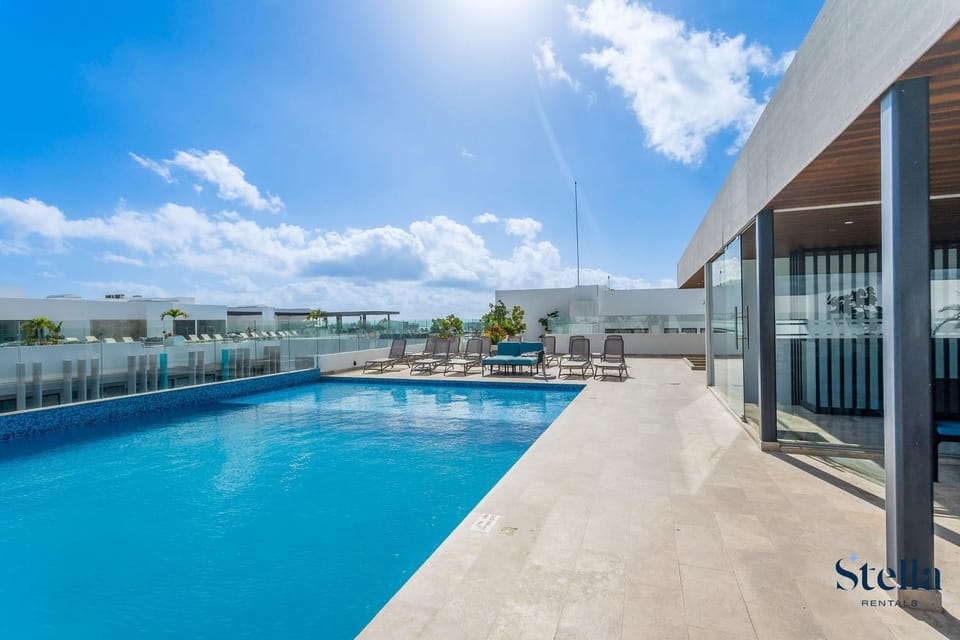 Day, Natural landscape, Mountain view, Pool view, Swimming pool, sunbed