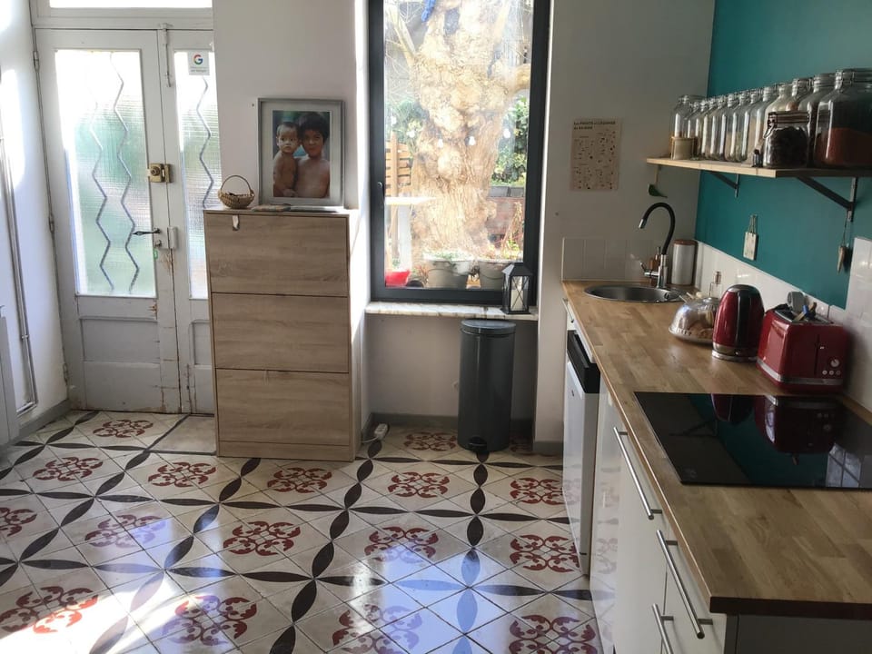 Kitchen or kitchenette, dishwasher, pet friendly, stove