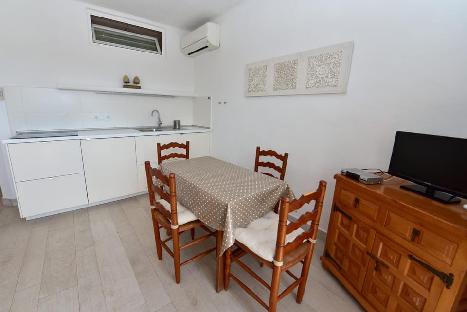 TV and multimedia, Living room, Dining area