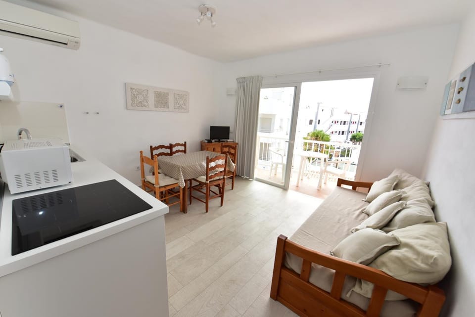 TV and multimedia, Kitchen or kitchenette, Living room, Dining area