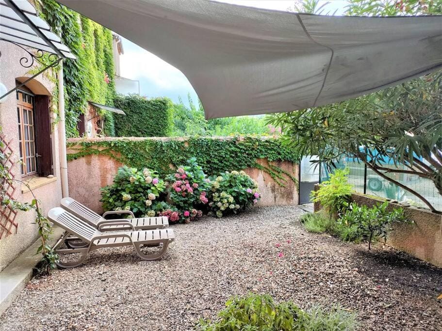 Patio, Day, Natural landscape, Garden view