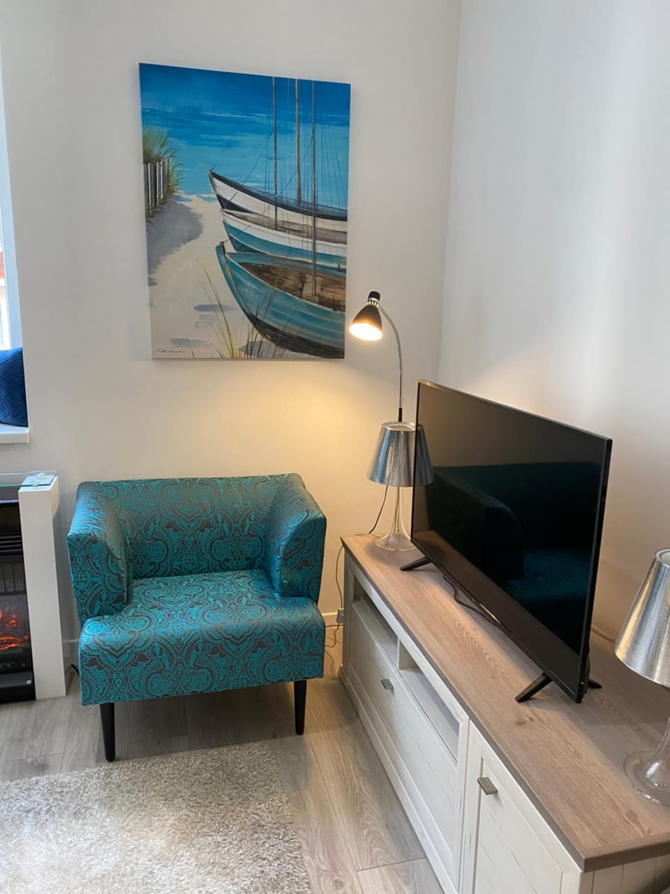 TV and multimedia, Seating area