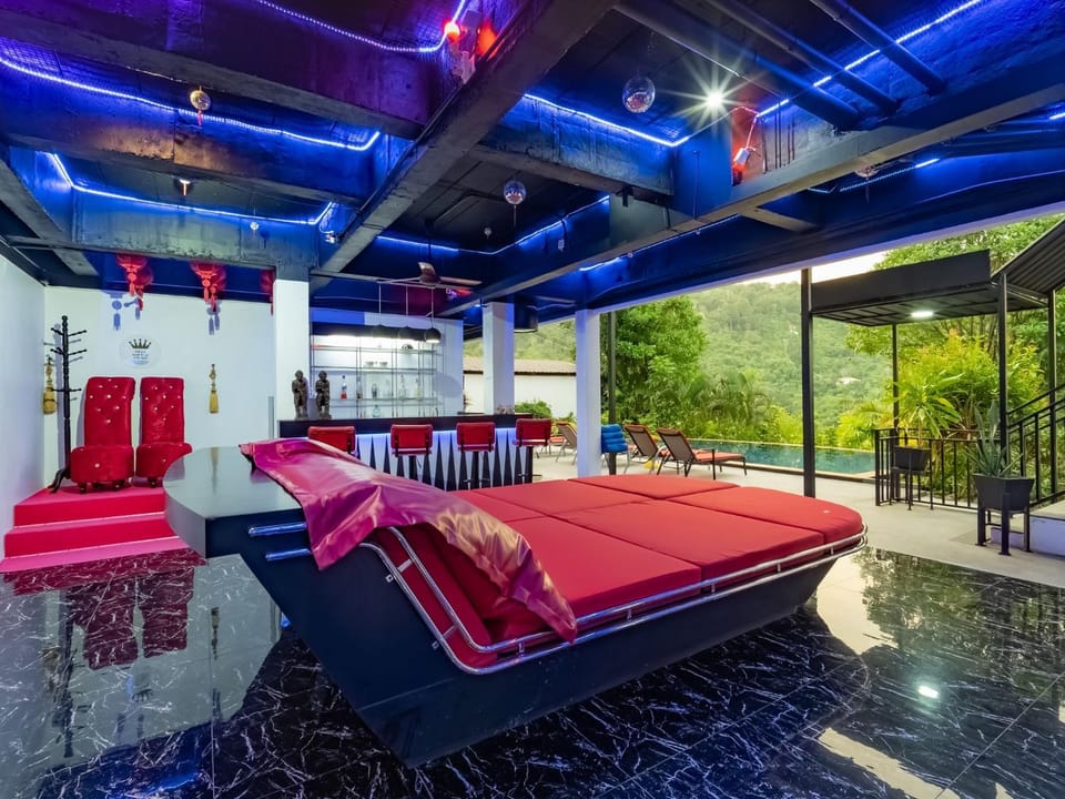 Karaoke, View (from property/room), Living room, Mountain view, Swimming pool