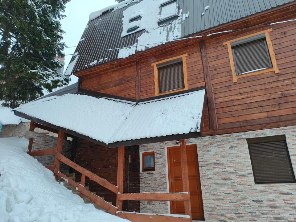 Property building, Day, Winter