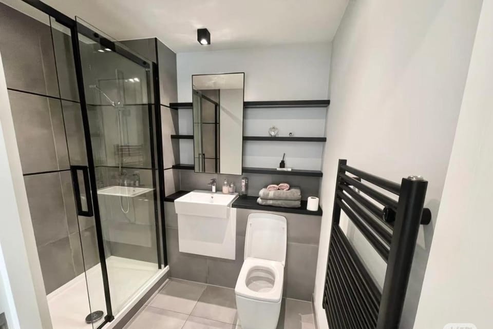 Stunning property with London city and river views Apartment in London