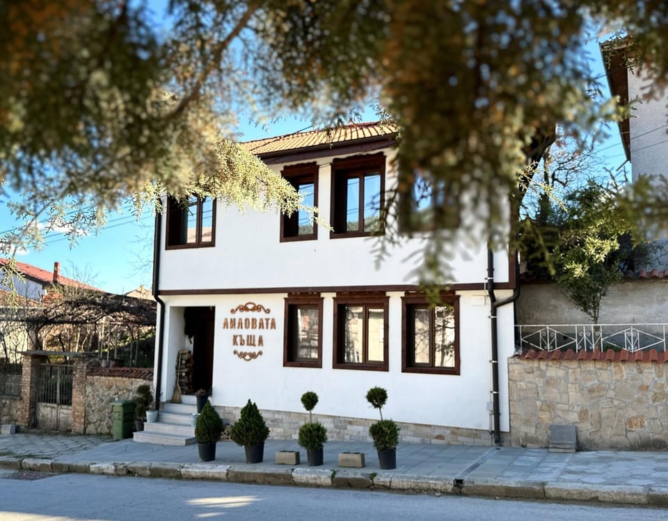 Property building, Facade/entrance, Day, Street view