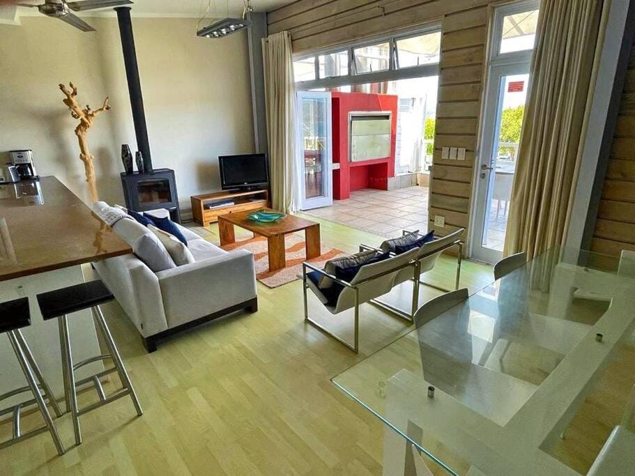 Modern Apartment with Jetty Apartment in Knysna