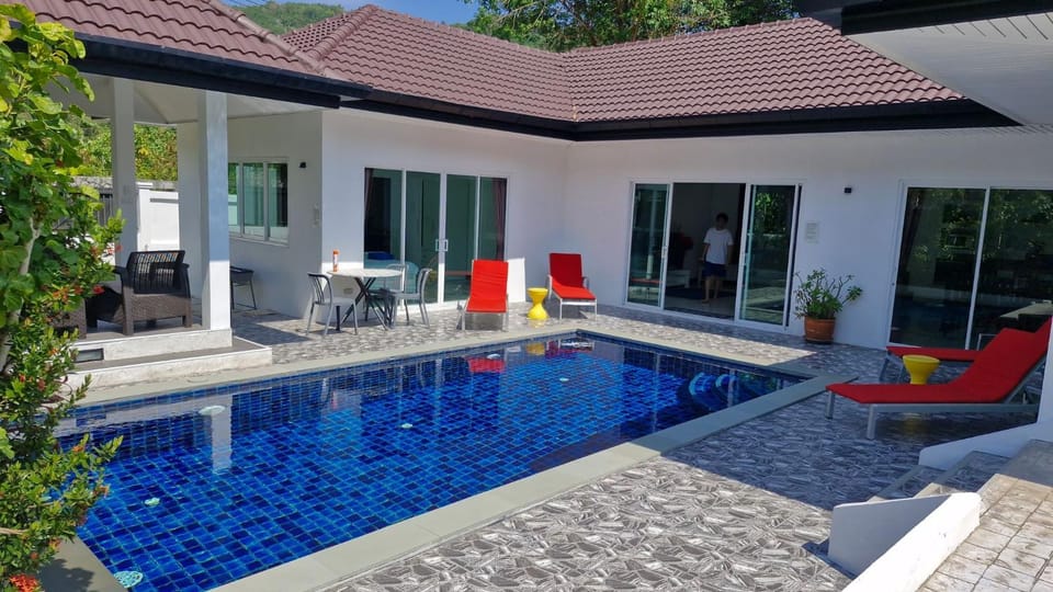 BBQ facilities, Balcony/Terrace, Other, Swimming pool, internet